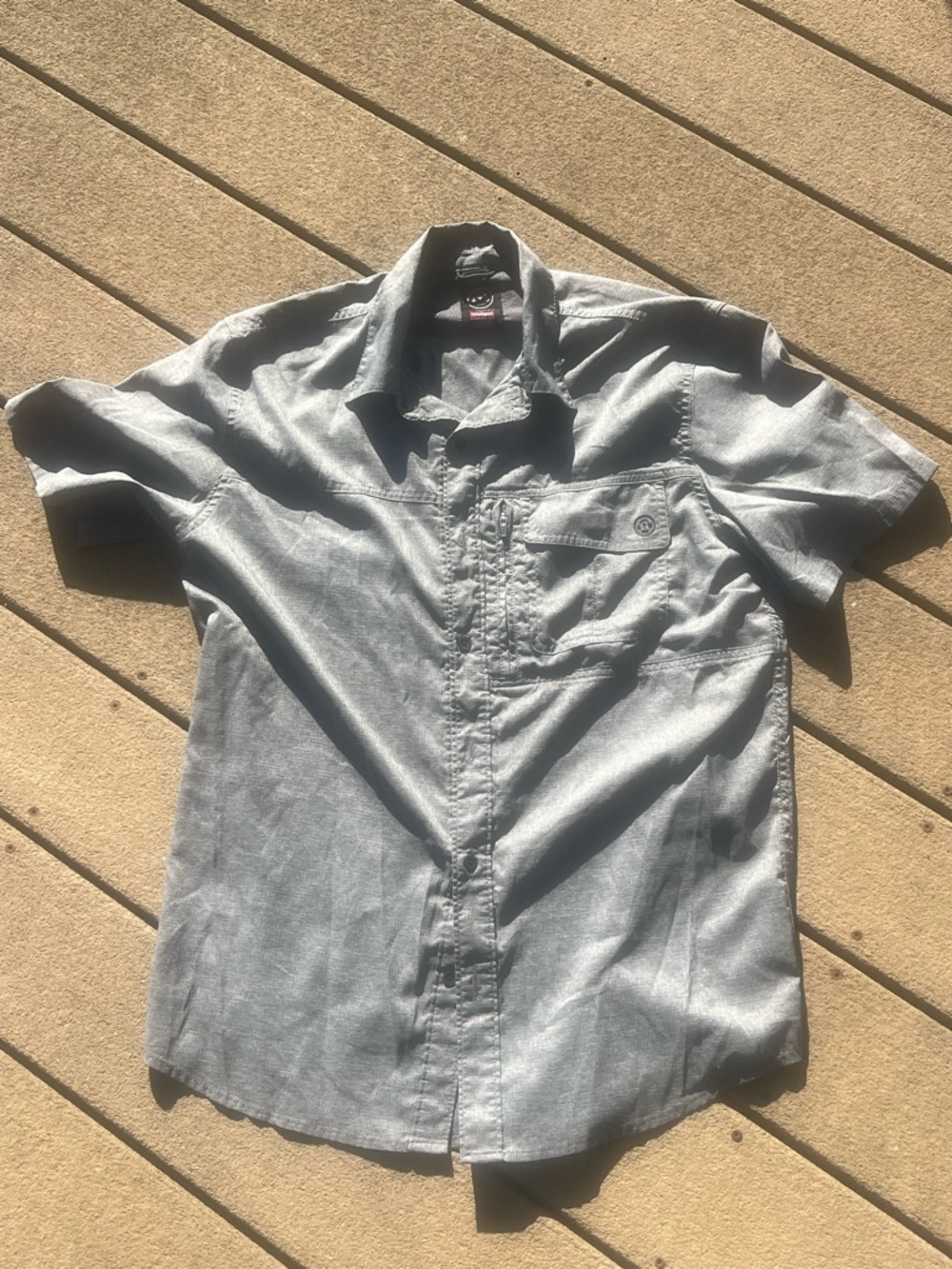 WRANGLER ATG Men's Short-Sleeve Button-Up (MEDIUM) Gray